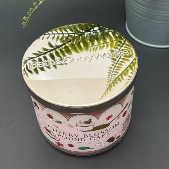 BBW Cherry Blossom Pound Cake Bath & Body Works 3 Wick Candle - Picture 4 of 10